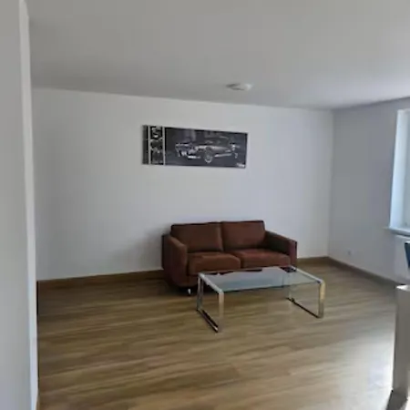 Schöne Vollausgestattete Monteurs- Gästewohnung Nähe Raffinerie Leuna Und Geiseltalsee Für 2 Personen 0302 Apartment