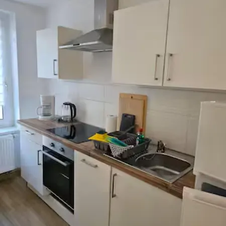 Schoene Vollausgestattete Monteurs- Gaestewohnung Naehe Raffinerie Leuna Und Geiseltalsee 0302 דירה Braunsbedra