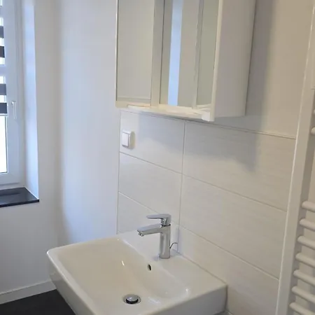 Schöne Vollausgestattete Monteurs- Gästewohnung Nähe Raffinerie Leuna Und Geiseltalsee Für 2 Personen 0302 * Braunsbedra