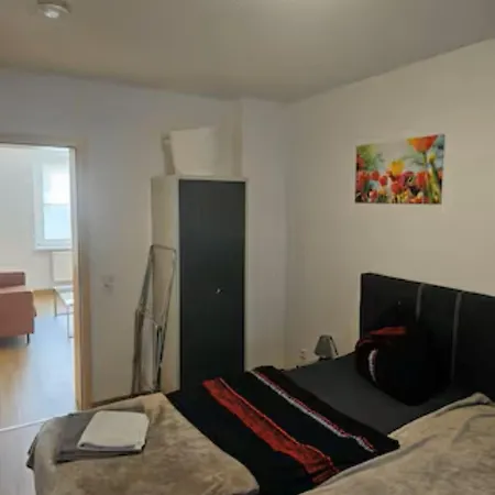 Schoene Vollausgestattete Monteurs- Gaestewohnung Naehe Raffinerie Leuna Und Geiseltalsee 0302 דירה *