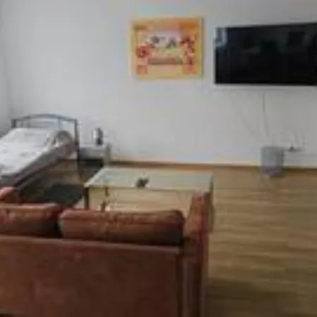 דירה Schoene Vollausgestattete Monteurs- Gaestewohnung Naehe Raffinerie Leuna Und Geiseltalsee 0302 *