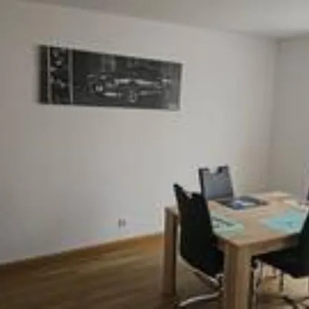 Schoene Vollausgestattete Monteurs- Gaestewohnung Naehe Raffinerie Leuna Und Geiseltalsee 0302 דירה *