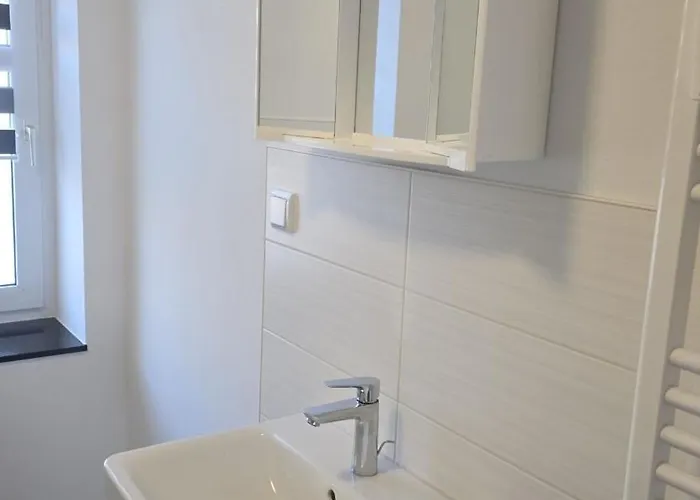 Schöne Vollausgestattete Monteurs- Gästewohnung Nähe Raffinerie Leuna Und Geiseltalsee Für 2 Personen 0302 * Braunsbedra