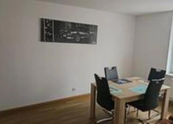 Schoene Vollausgestattete Monteurs- Gaestewohnung Naehe Raffinerie Leuna Und Geiseltalsee 0302 דירה *